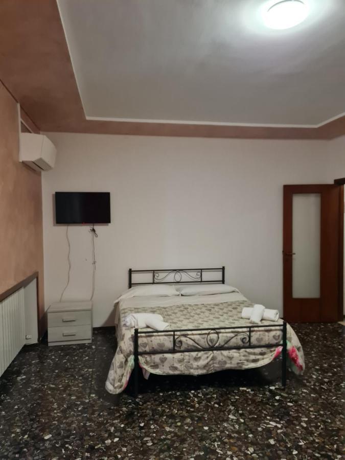 Landlady Airport Orio Bergamo Ida Orio al Serio Exterior photo